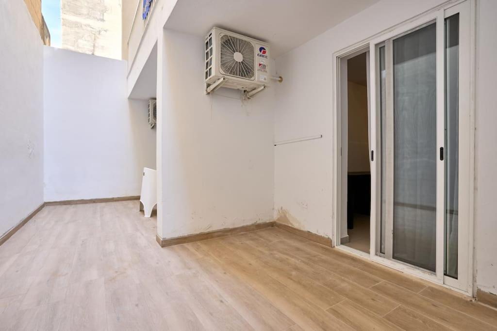 Urban Front - Walking Distance From Paceville And St George Bay Beach Is-Swieqi Exterior photo